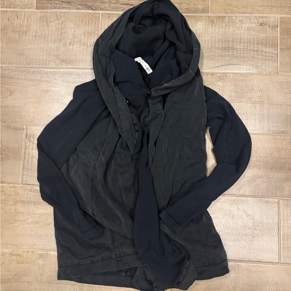 Lululemon Black Jacket sweater  Size 8